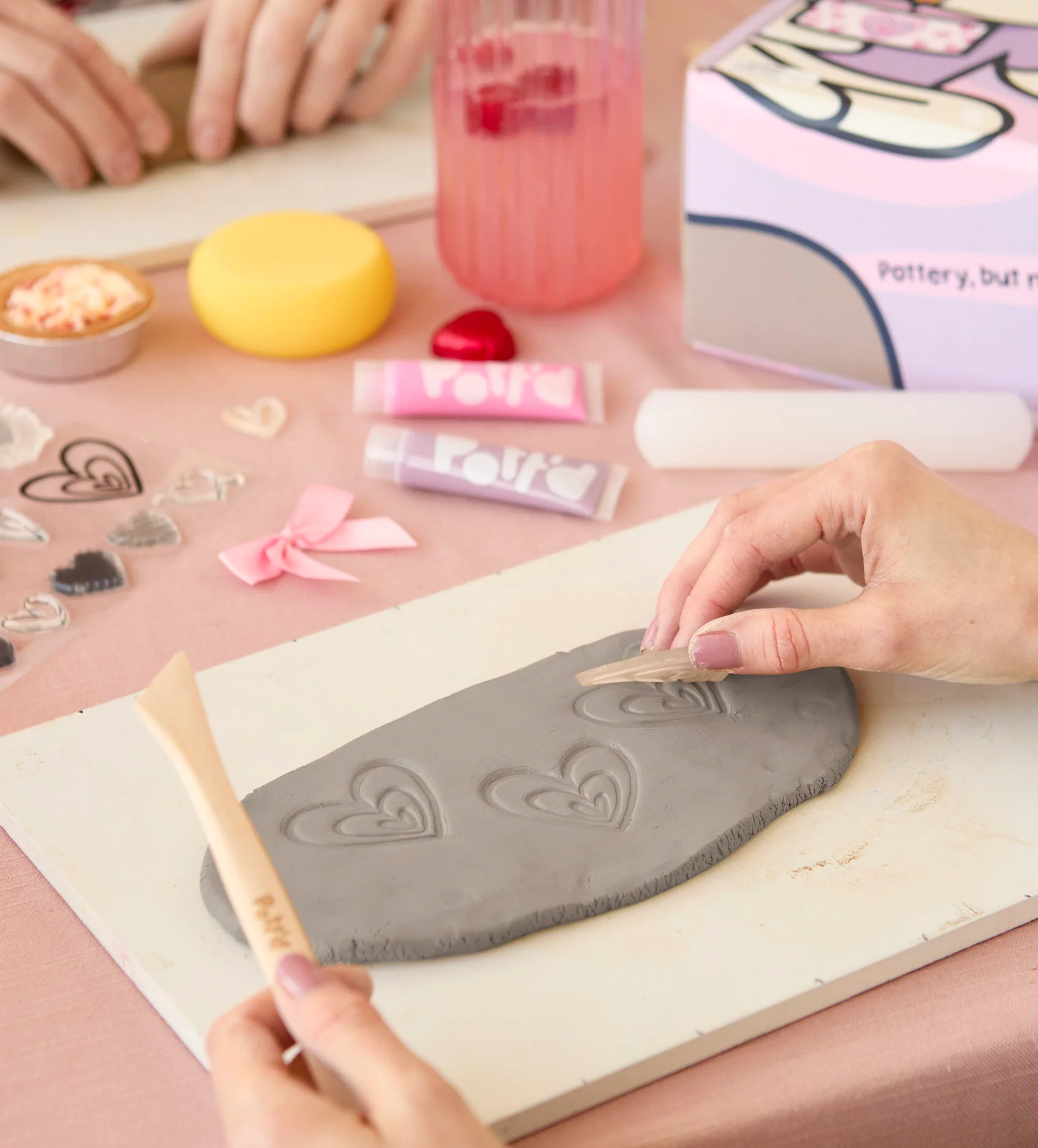 Red Rose Candle & Mug Bundle - Image 10